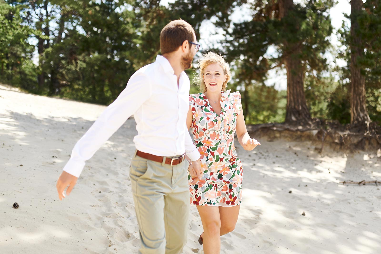 Photo de couple dans la nature proche de Reims